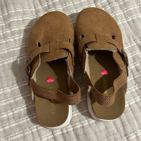 Clogs - Picture 3 of 5